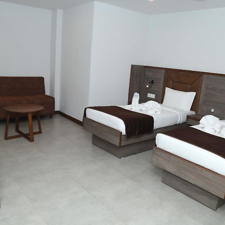Hotel K79 Jamshedpur Esterno foto