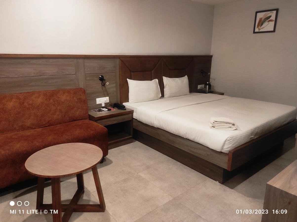 Hotel K79 Jamshedpur Esterno foto